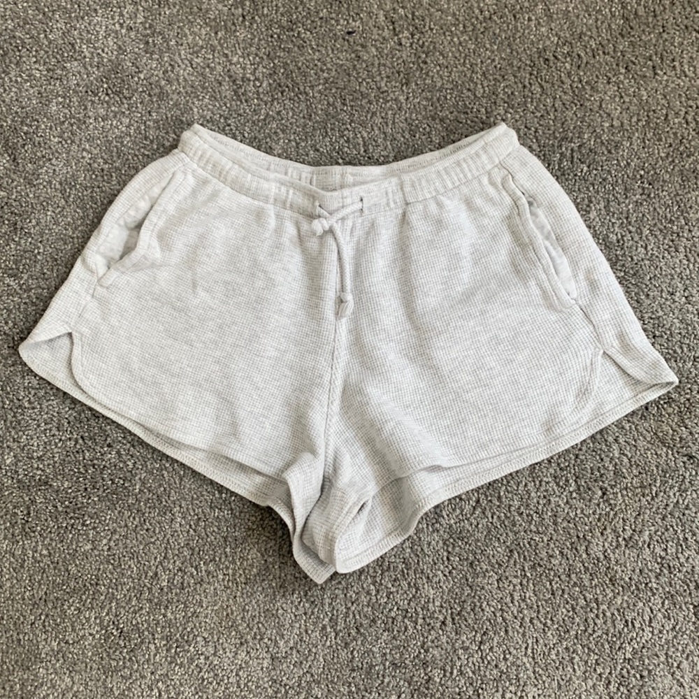 BRANDY MELVILLE SHORTS